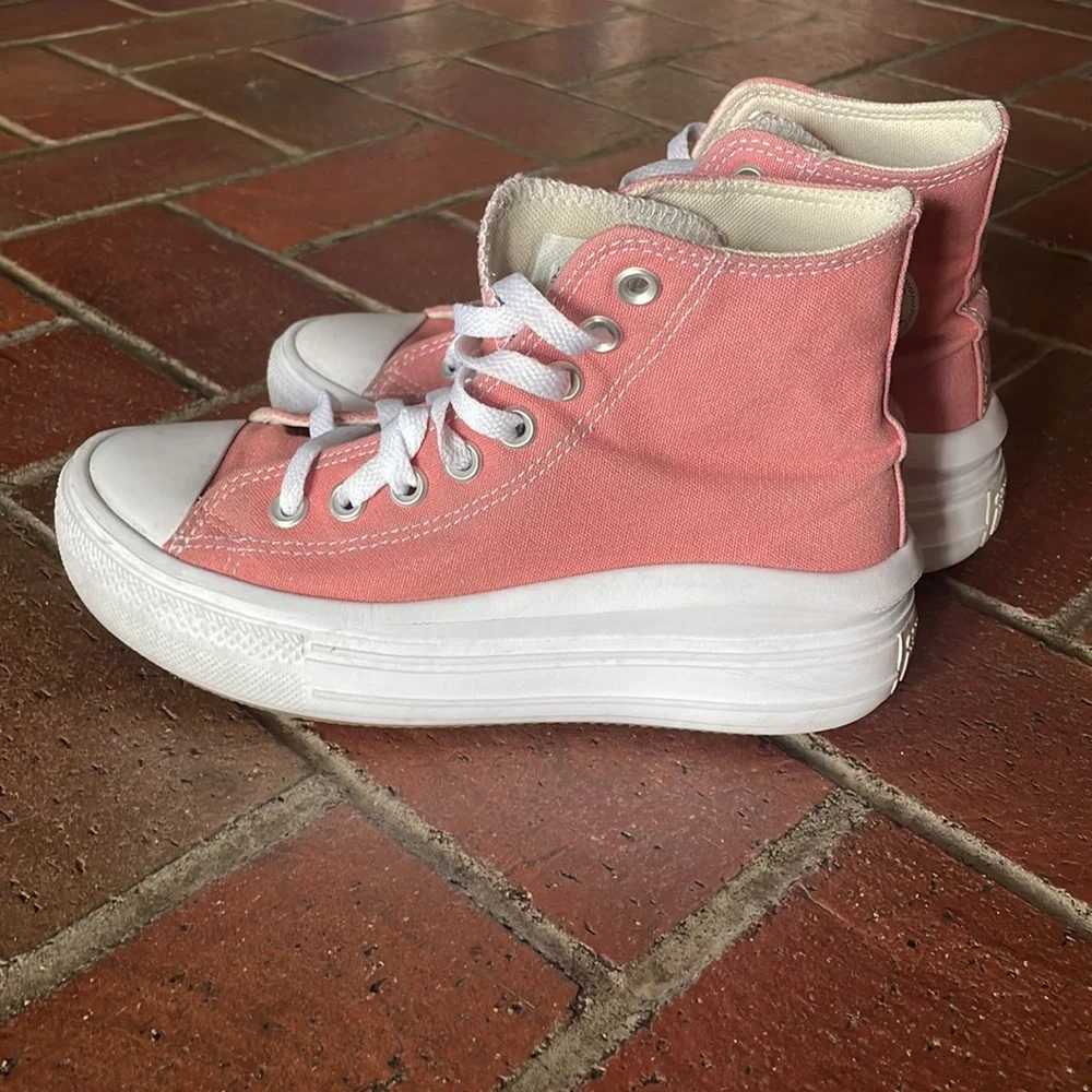 Platform Converse‎ Women's Pink and White Sneakers